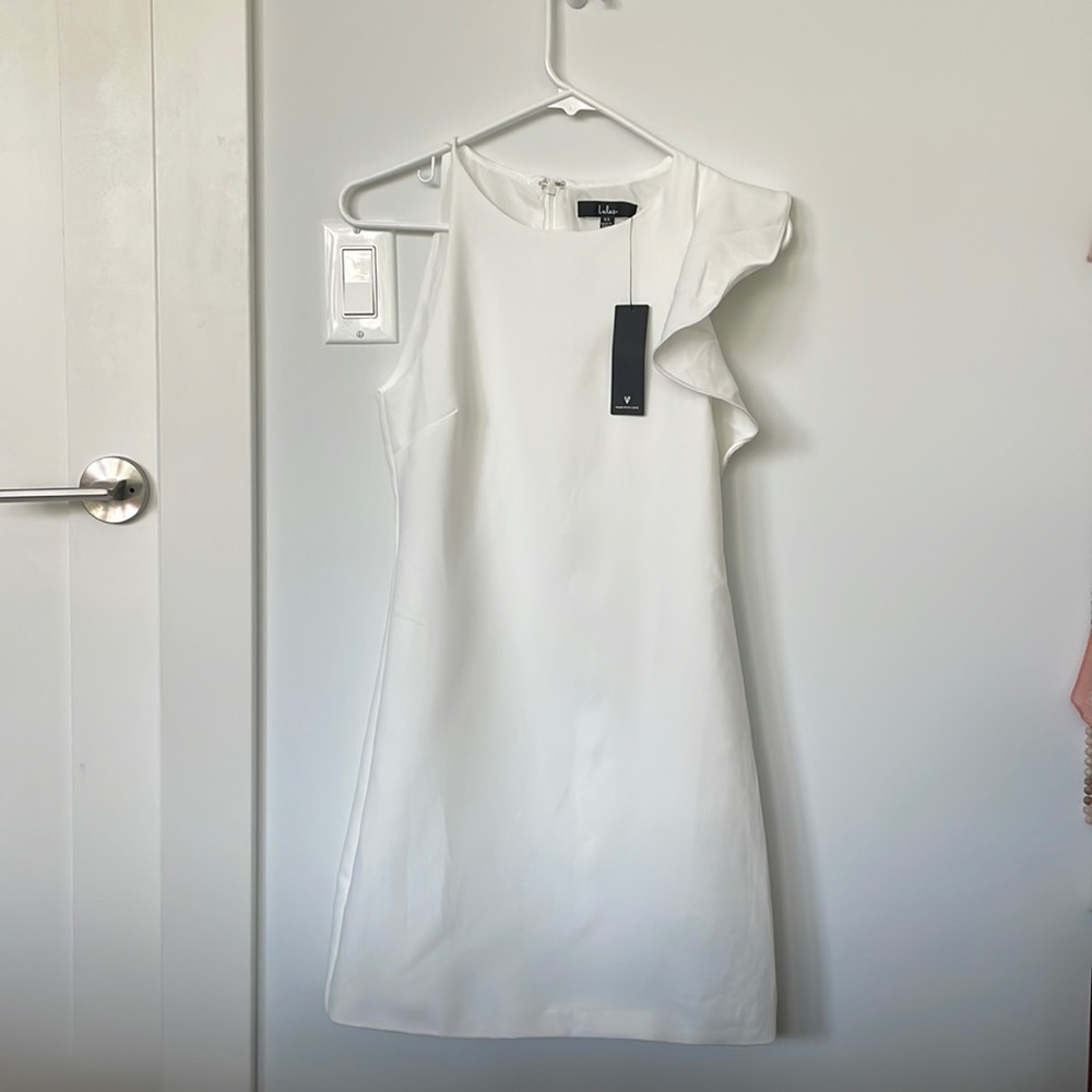Lulu’s white one-shoulder cocktail stress - XS